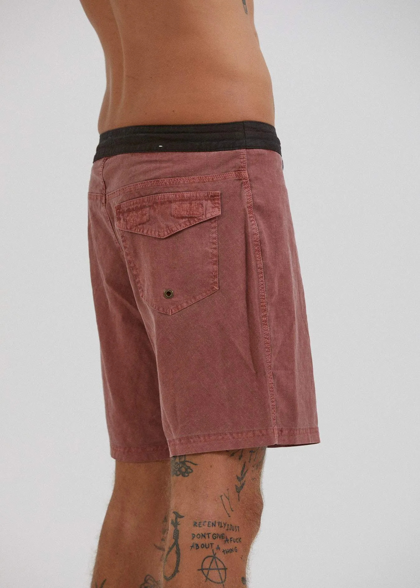 Afends Mens Hemp 5.0 - Hemp Fixed Waist Boardshort - Rojo