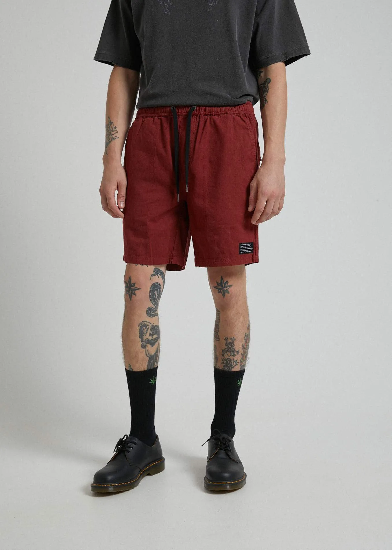 Afends Mens Hemp Dendys 2.0 - Hemp Elastic Waist Walkshort - Rojo