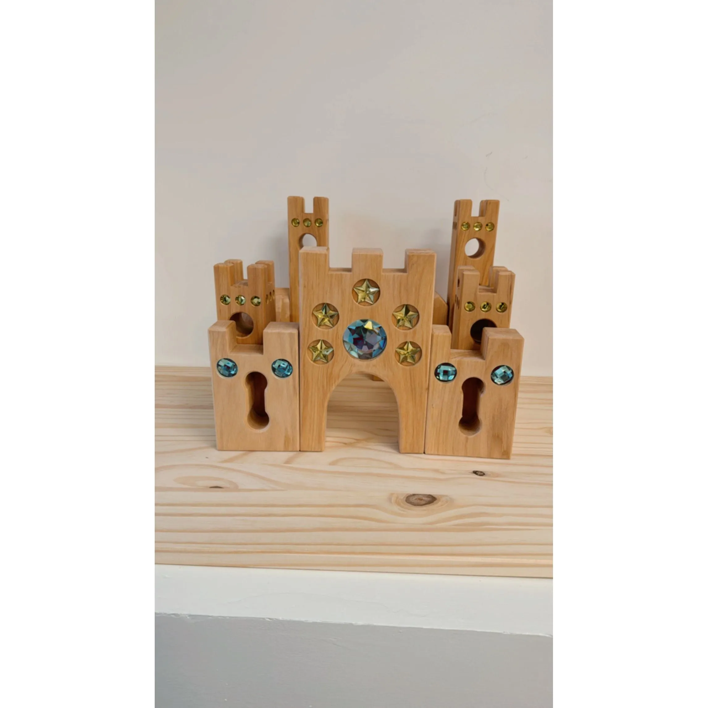 Bauspiel |  Fairytale Gem Castle 16pcs (Ships end of November)