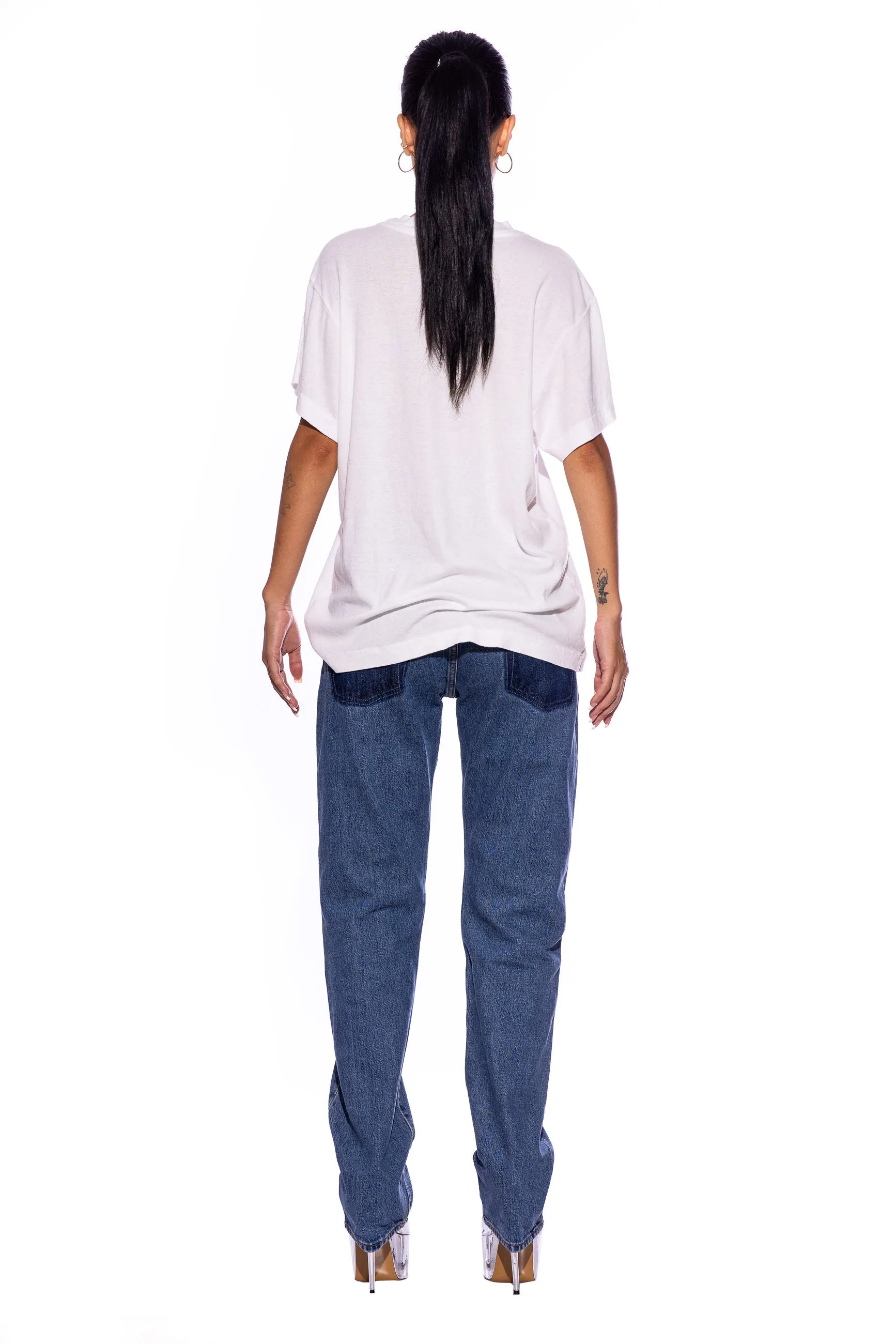BLUE DENIM SCRAP LOOSE TEE IN WHITE