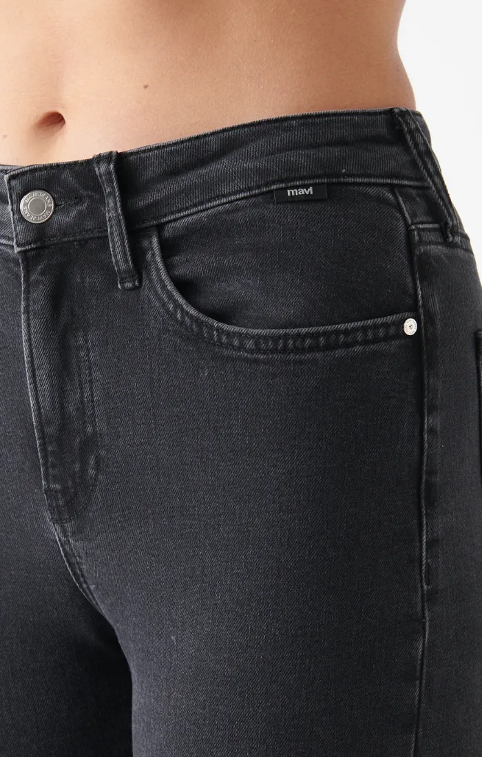 CINDY MOM JEANS IN MID SMOKE DENIM