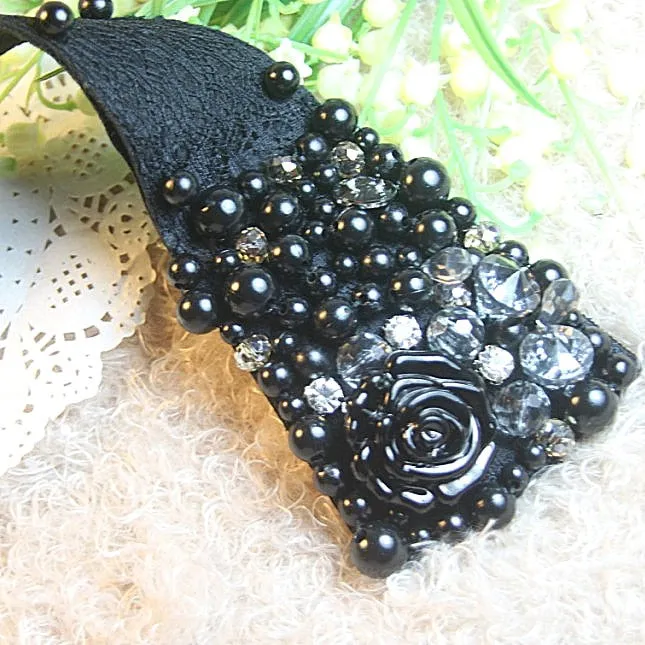 Dainty - Detachable Rhinestone Feather Collar