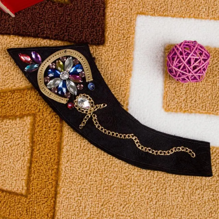 Dainty - Detachable Rhinestone Feather Collar