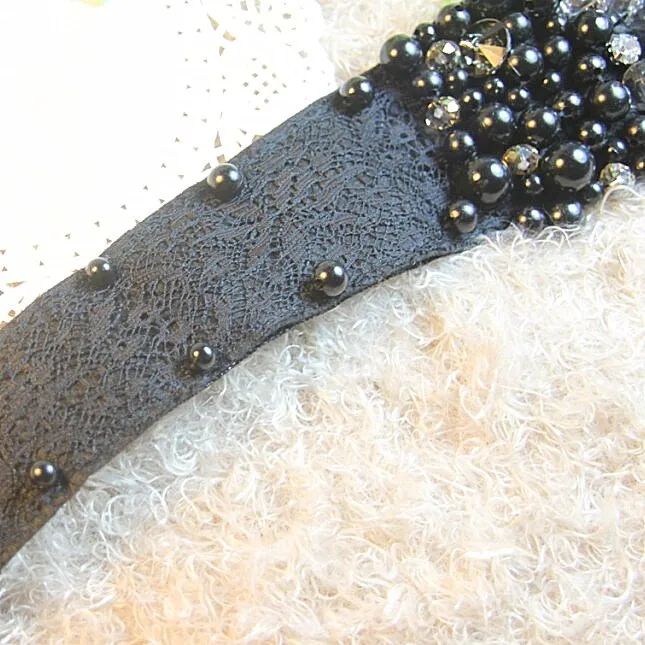 Dainty - Detachable Rhinestone Feather Collar