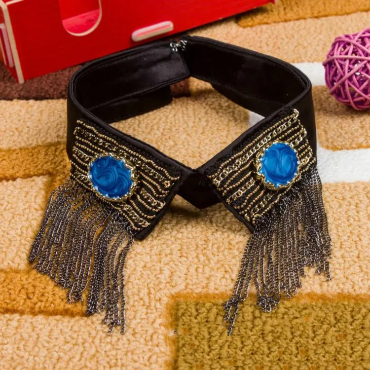 Dainty - Detachable Rhinestone Feather Collar