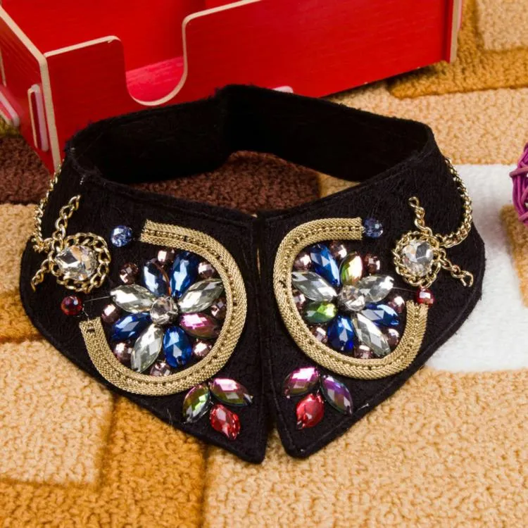 Dainty - Detachable Rhinestone Feather Collar