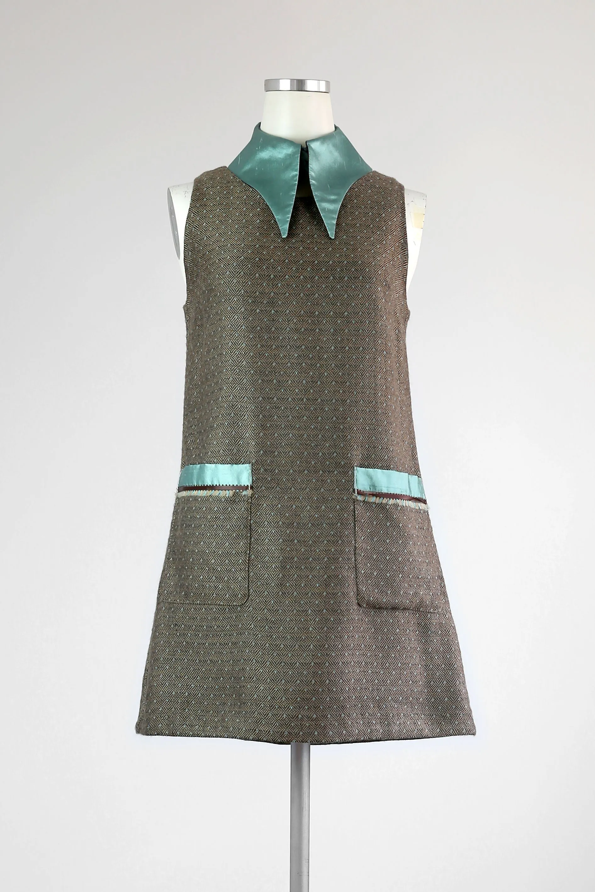 Detachable Collar Dress