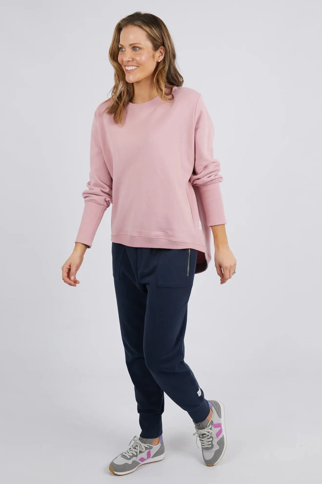Divine Cosy Crew in Dusty