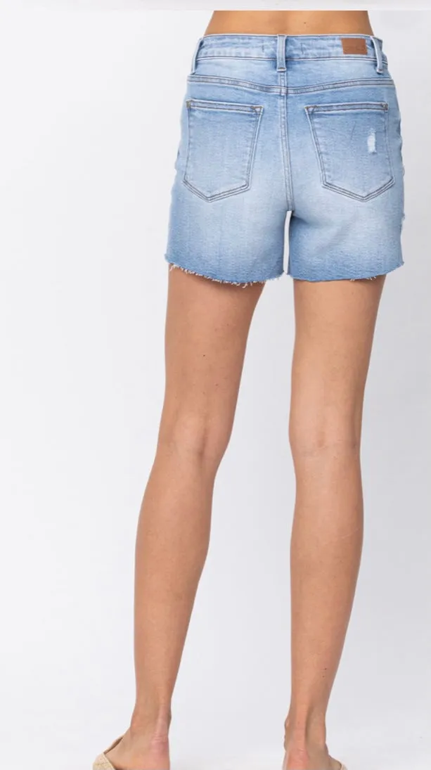 High waist destroyed shorts