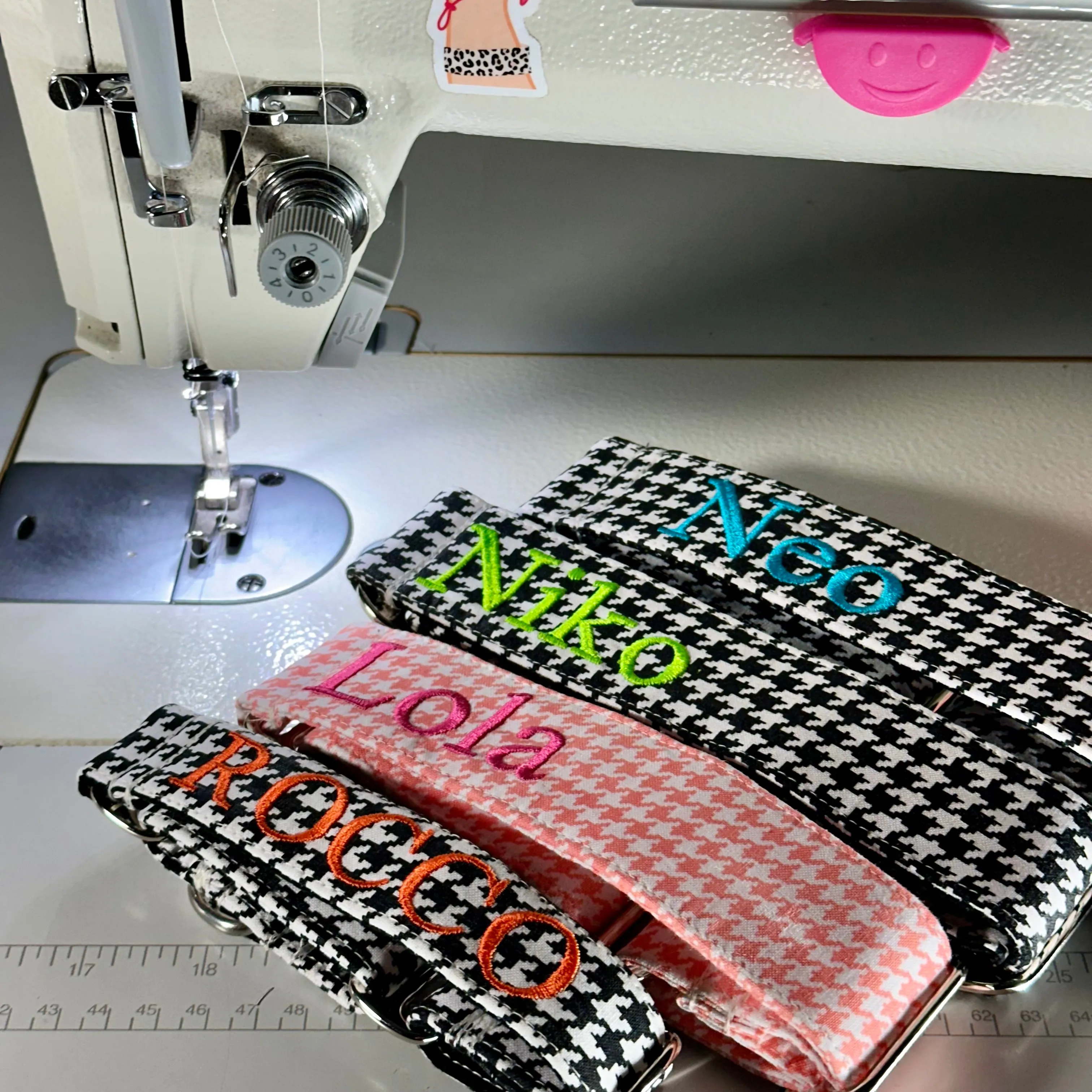 Martingale Collar - Houndstooth Peach