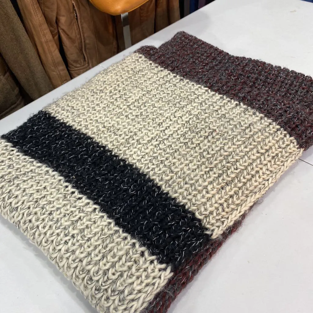 Roots thick infinity scarf