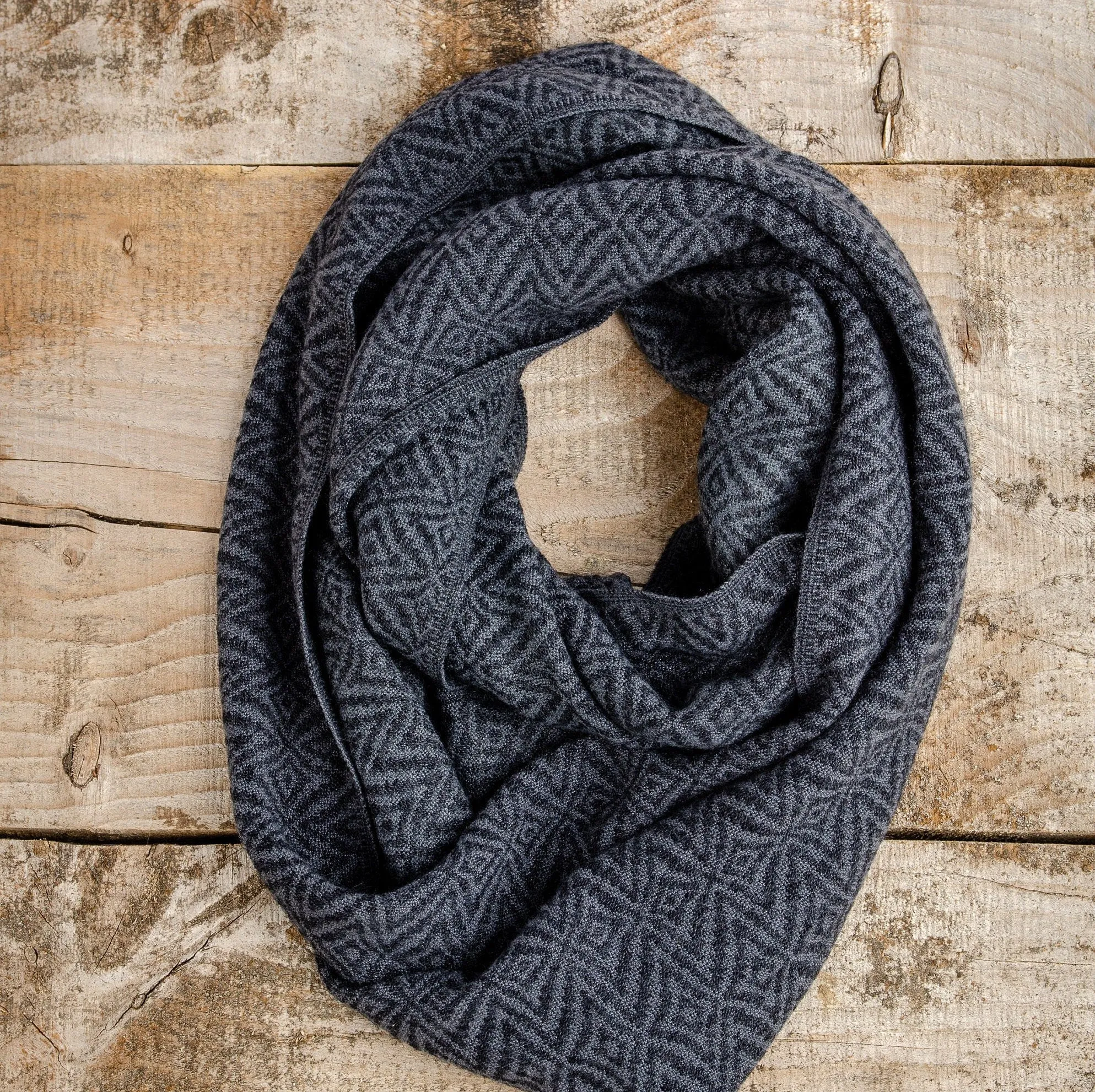 Soft Hand-Knitted Wool Infinity Scarf (Burgundy)