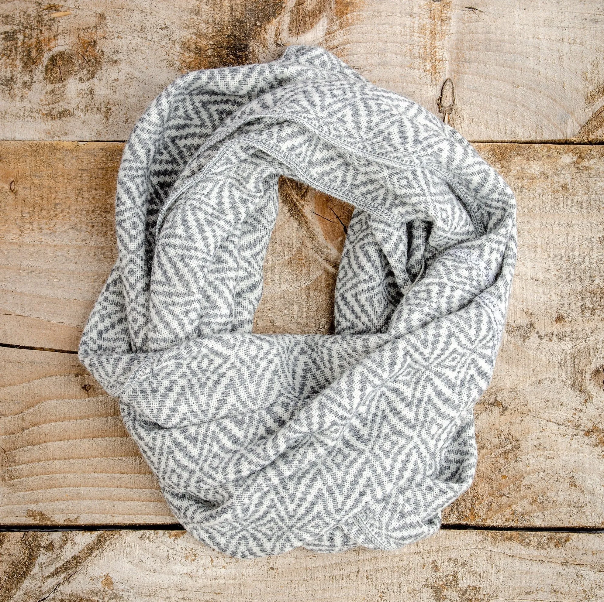 Soft Hand-Knitted Wool Infinity Scarf (Burgundy)