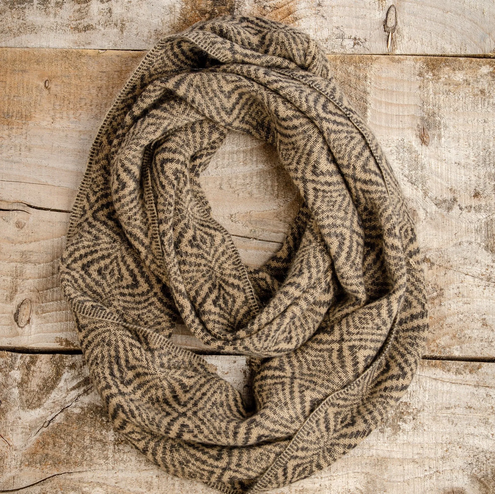 Soft Hand-Knitted Wool Infinity Scarf (Burgundy)