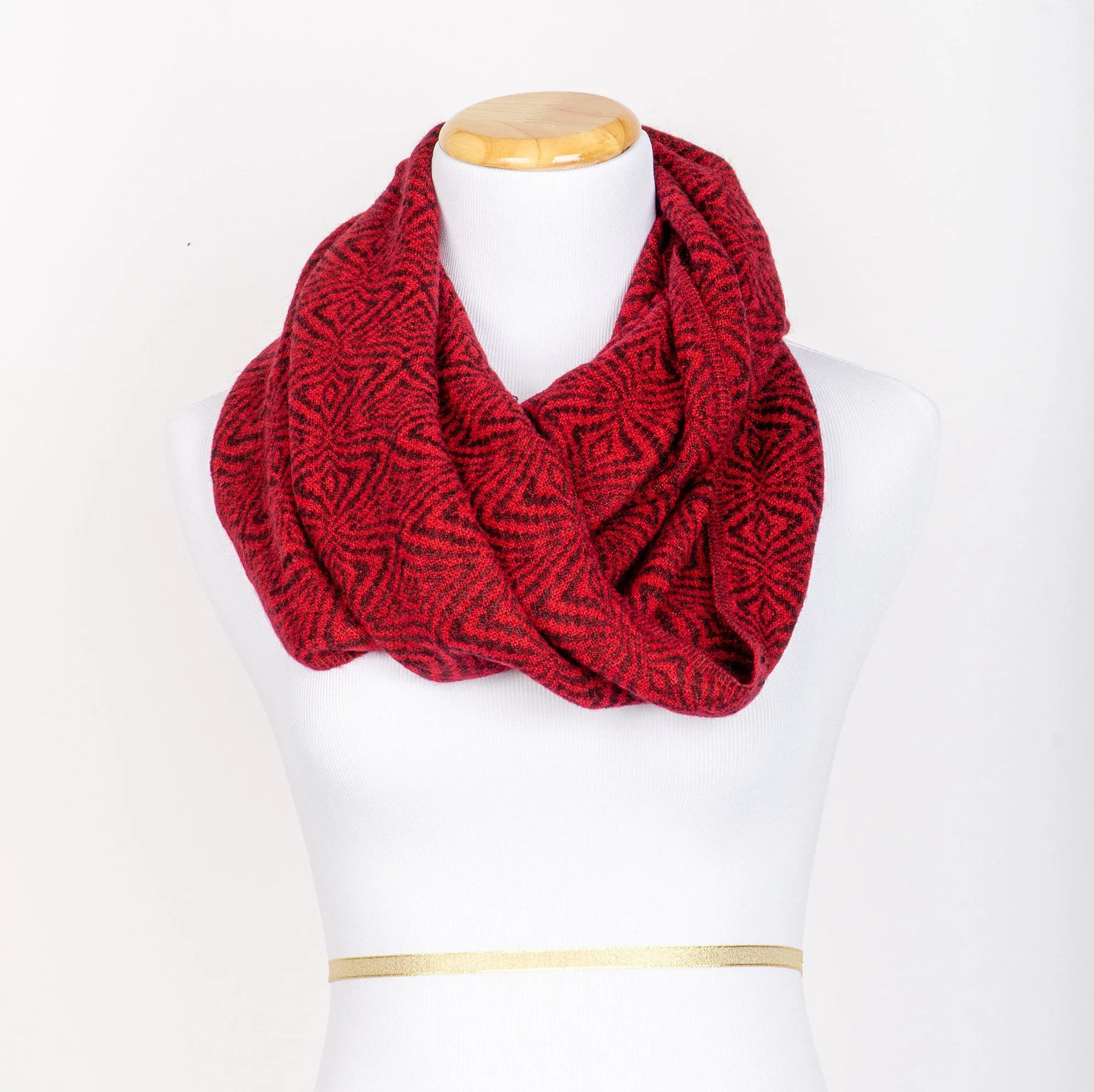 Soft Hand-Knitted Wool Infinity Scarf (Burgundy)