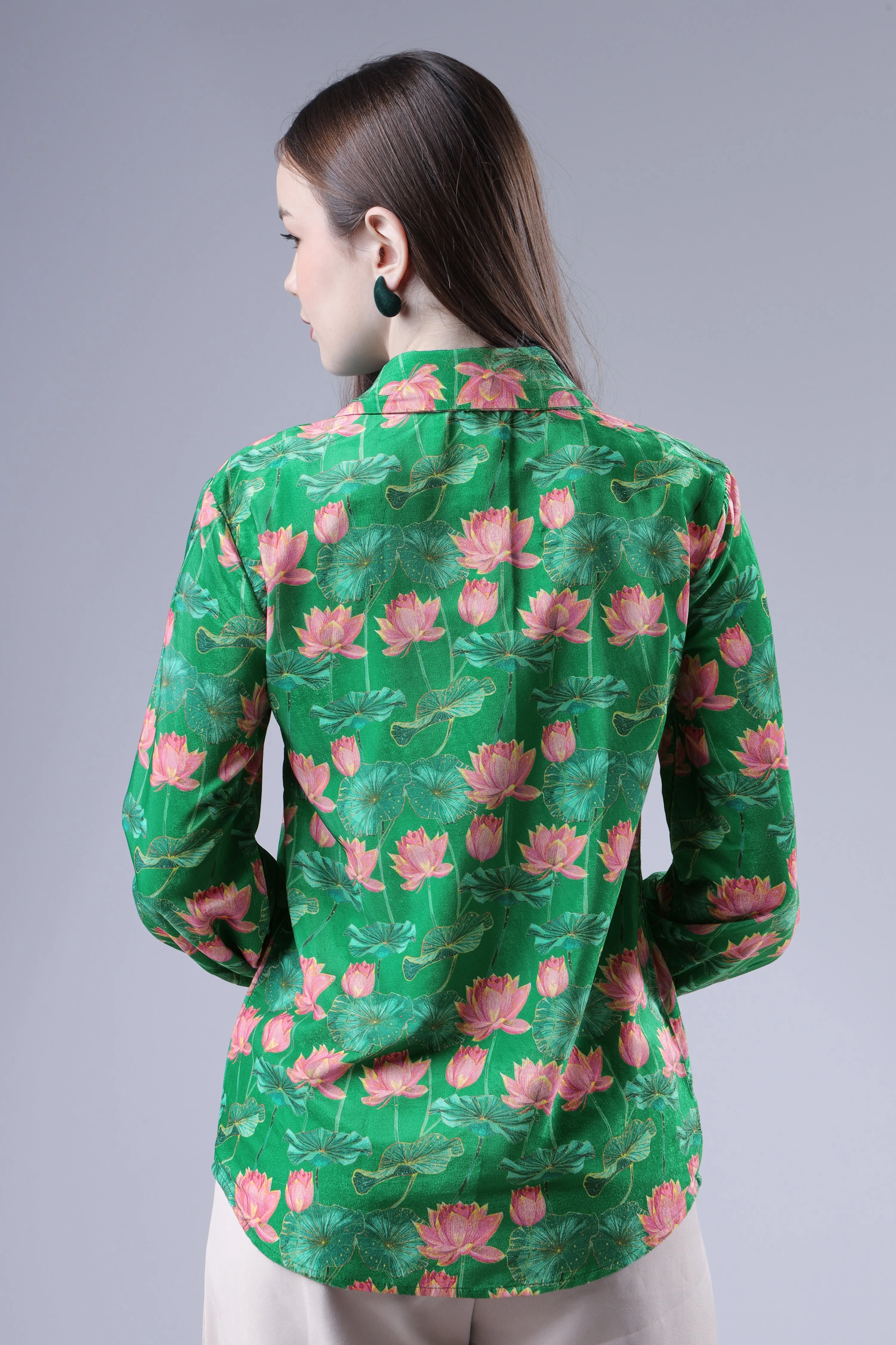 Women Green Lotus Spread Collar Velvet Shirt