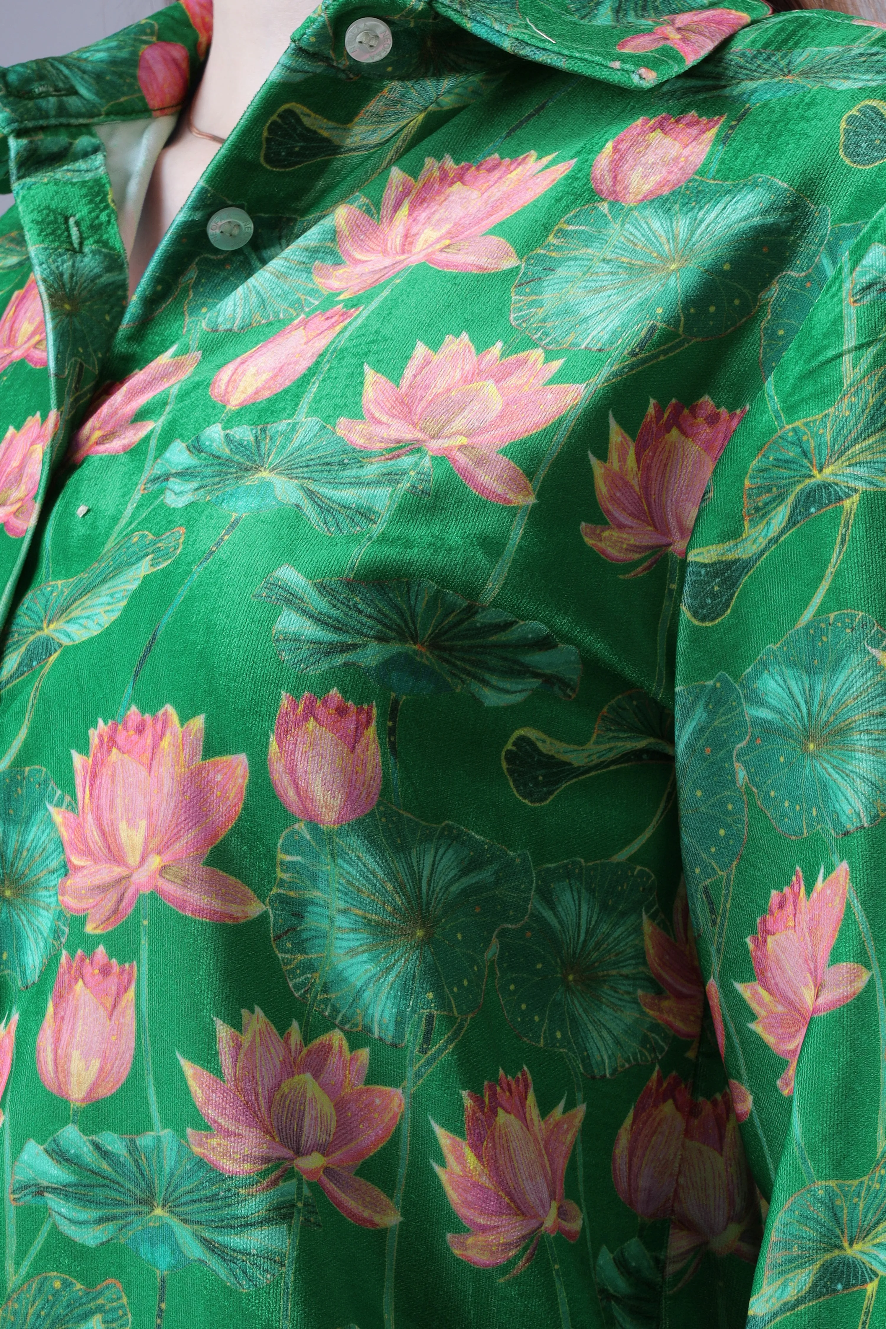 Women Green Lotus Spread Collar Velvet Shirt