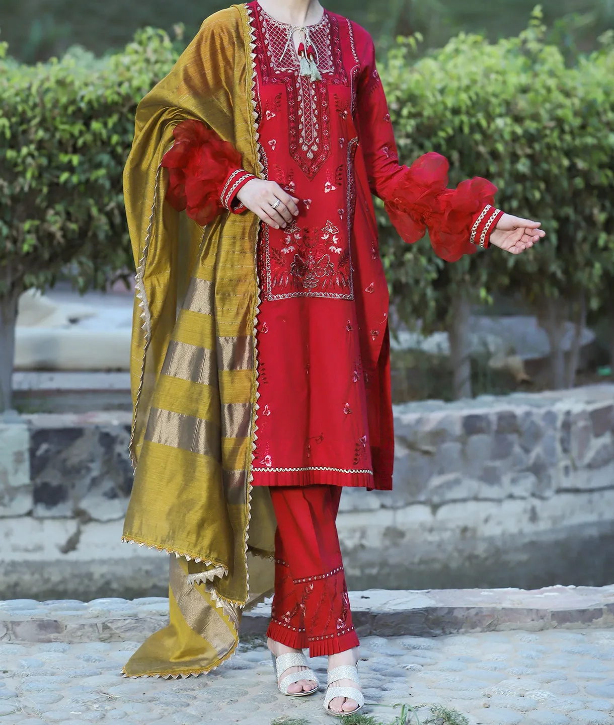 Women's "FARINA" Embroidered Lawn Suit Monar Dupatta
